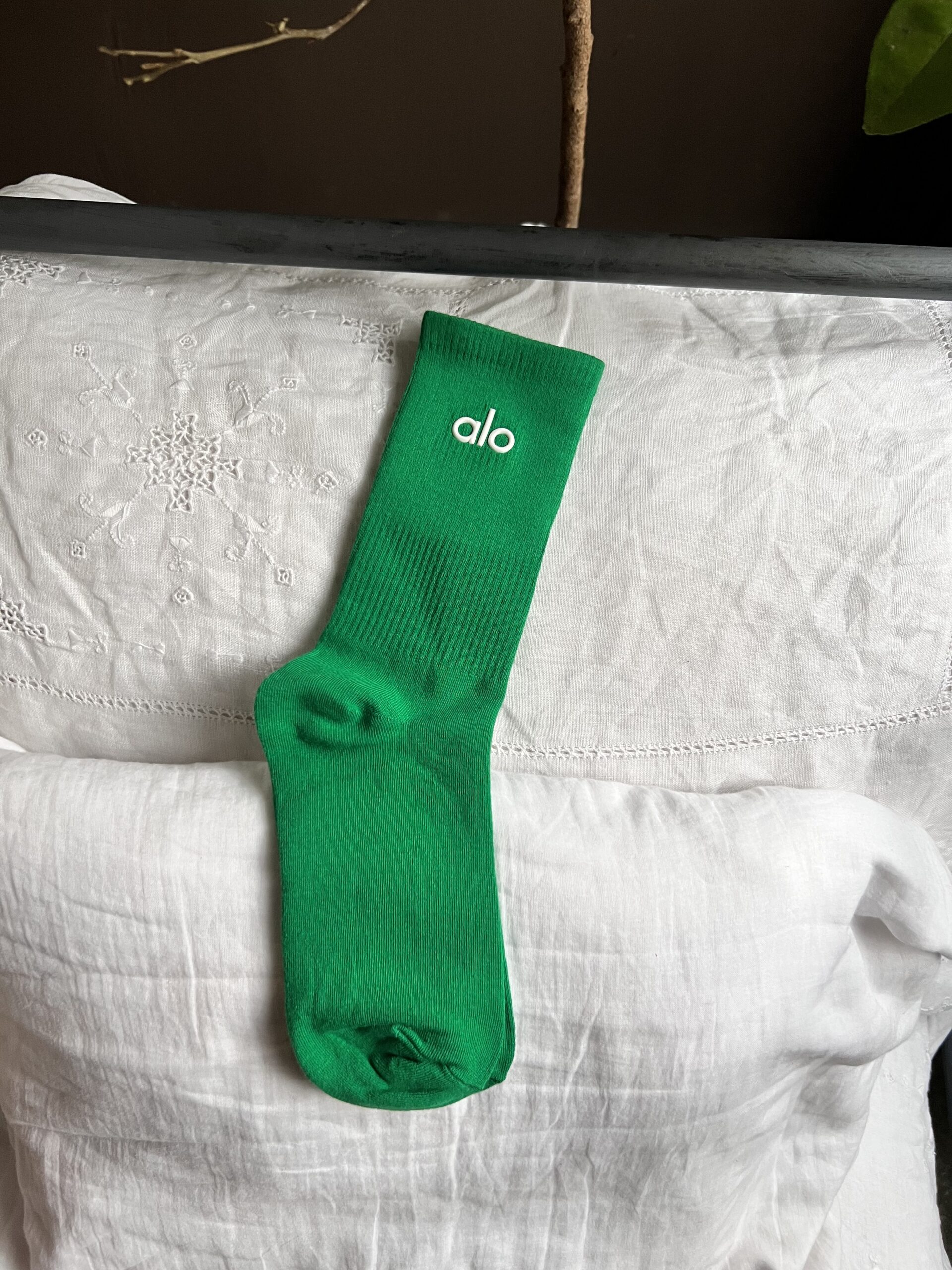 Green Alo Crew socks